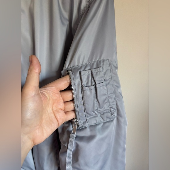 GAP Silver Grey Bomber Jacket  Size M - Picture 5 of 13